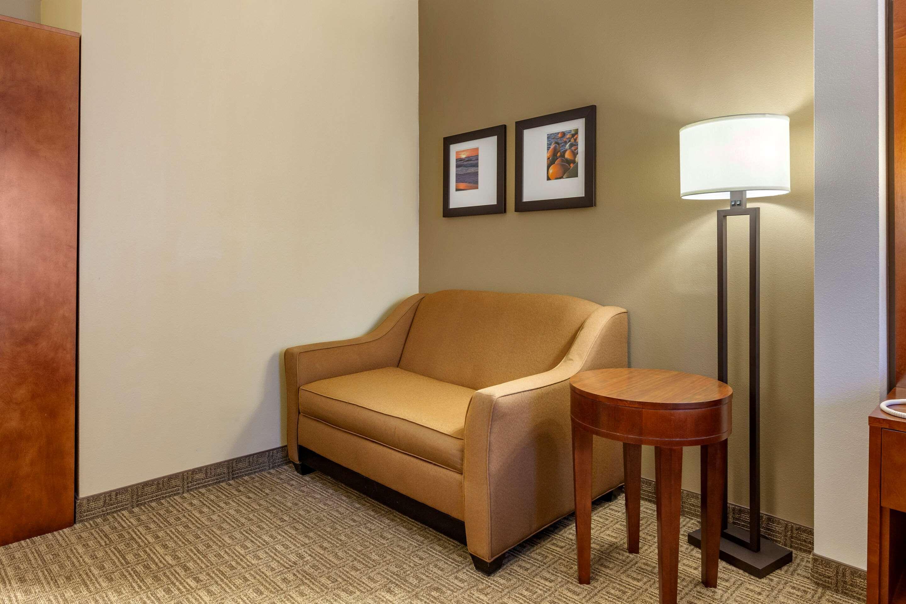 Comfort Suites Marquette Exterior photo